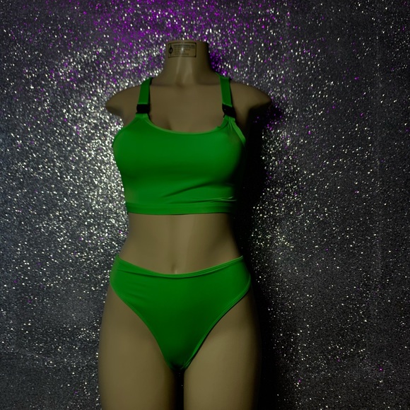 Bikini - Picture 5 of 6